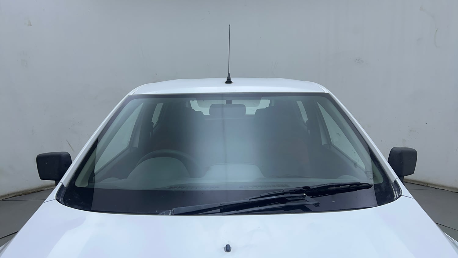 Used 2015 Renault Kwid RXT Petrol Manual exterior FRONT WINDSHIELD VIEW