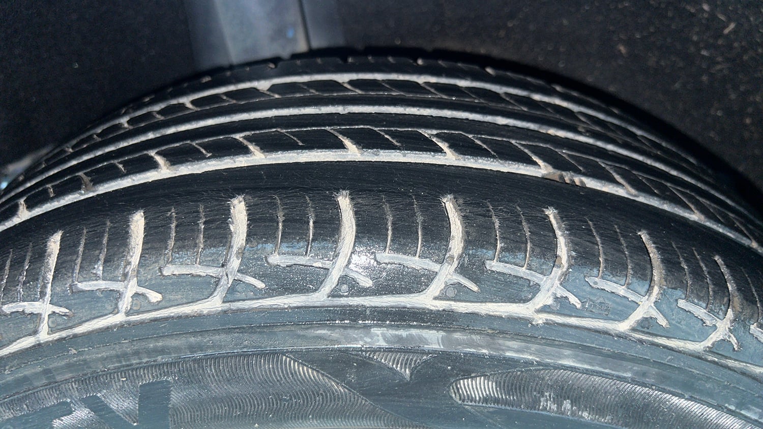Used 2017 Maruti Suzuki Baleno Delta 1.2 Petrol Manual tyres RIGHT REAR TYRE TREAD VIEW