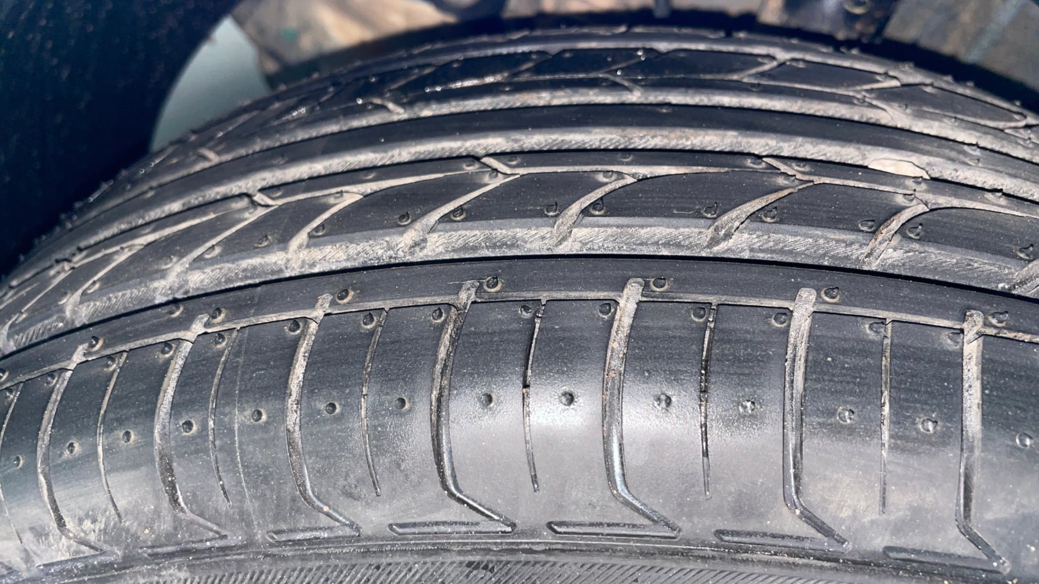 Used 2017 Tata Tiago Revotron XZ Petrol Manual tyres LEFT FRONT TYRE TREAD VIEW