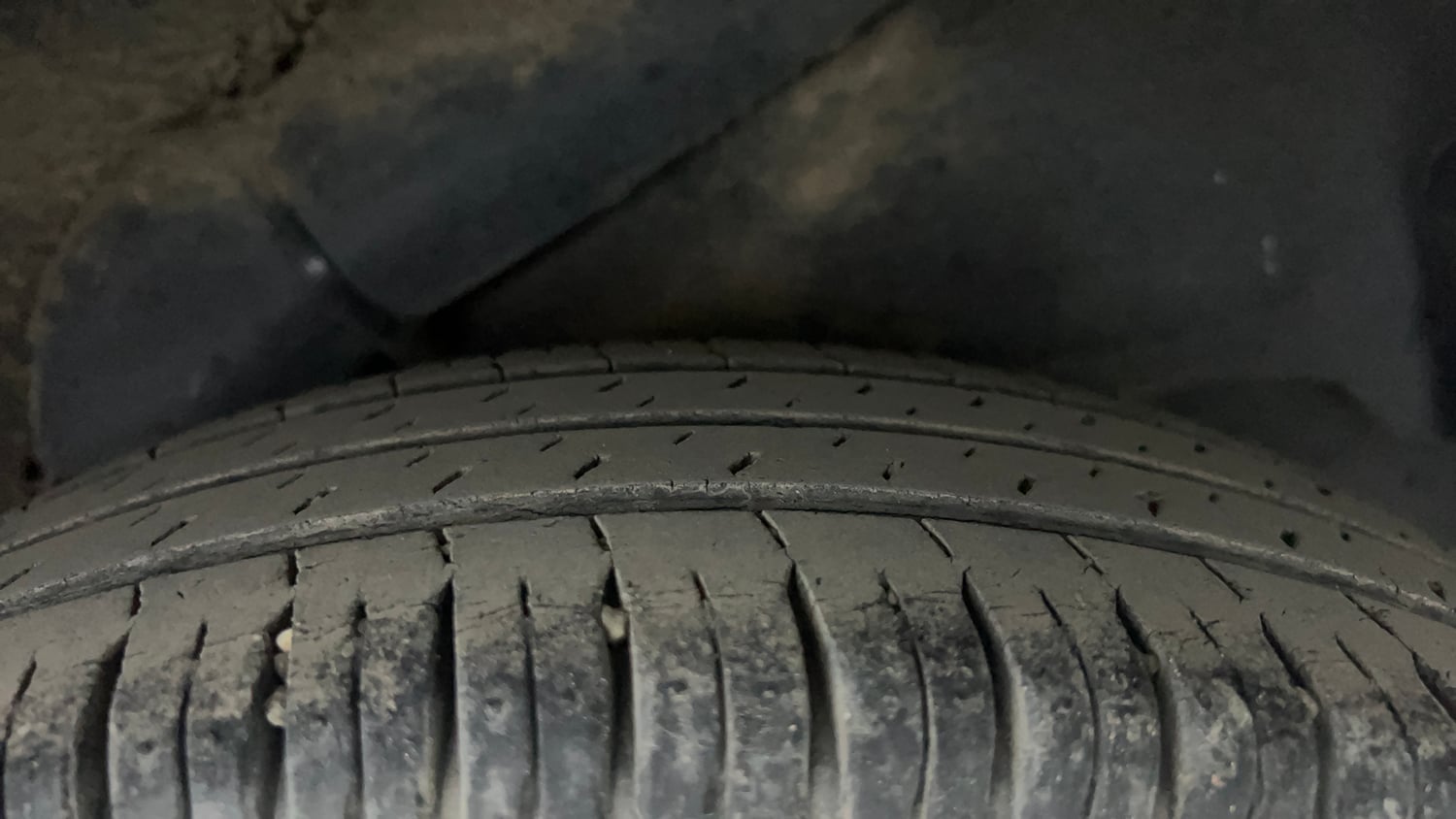 Used 2013 Hyundai i10 Magna 1.2 Kappa2 Petrol Manual tyres LEFT REAR TYRE TREAD VIEW