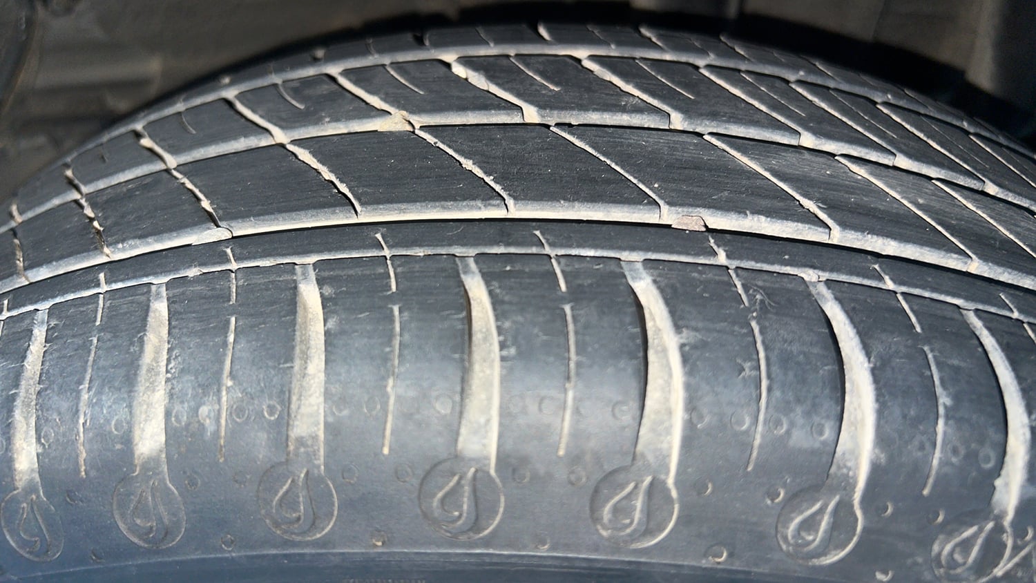 Used 2022 Tata Tiago XT CNG Cng Manual tyres LEFT REAR TYRE TREAD VIEW