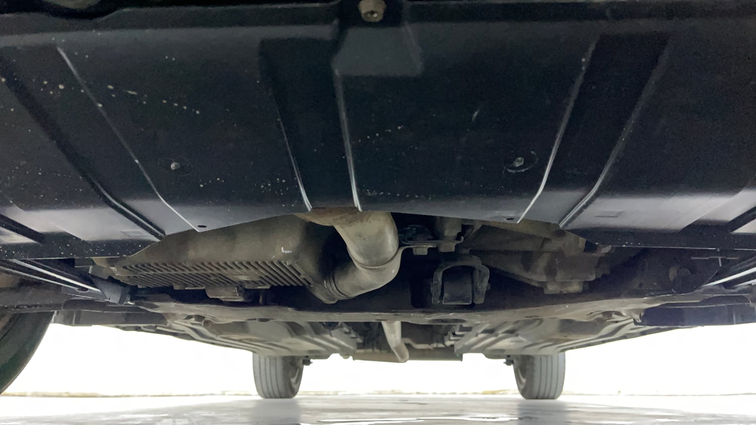 Used 2017 Maruti Suzuki S-Cross Alpha 1.6 Diesel Manual extra FRONT LEFT UNDERBODY VIEW