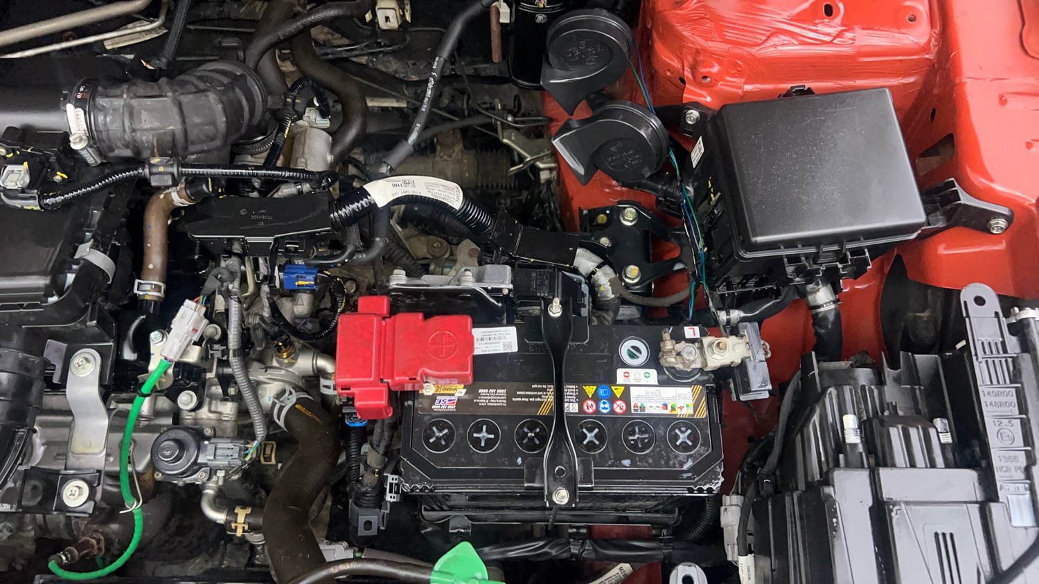 Used 2023 Maruti Suzuki Brezza Zxi Dual Tone Petrol Manual engine ENGINE LEFT SIDE VIEW