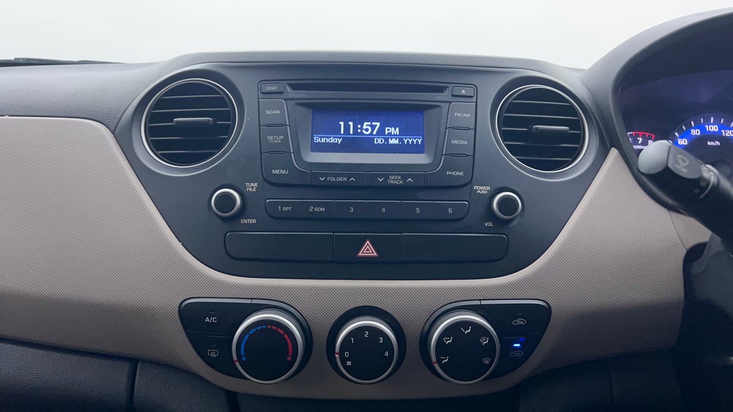 Used 2015 Hyundai Xcent S 1.2 Petrol Manual interior MUSIC SYSTEM & AC CONTROL VIEW