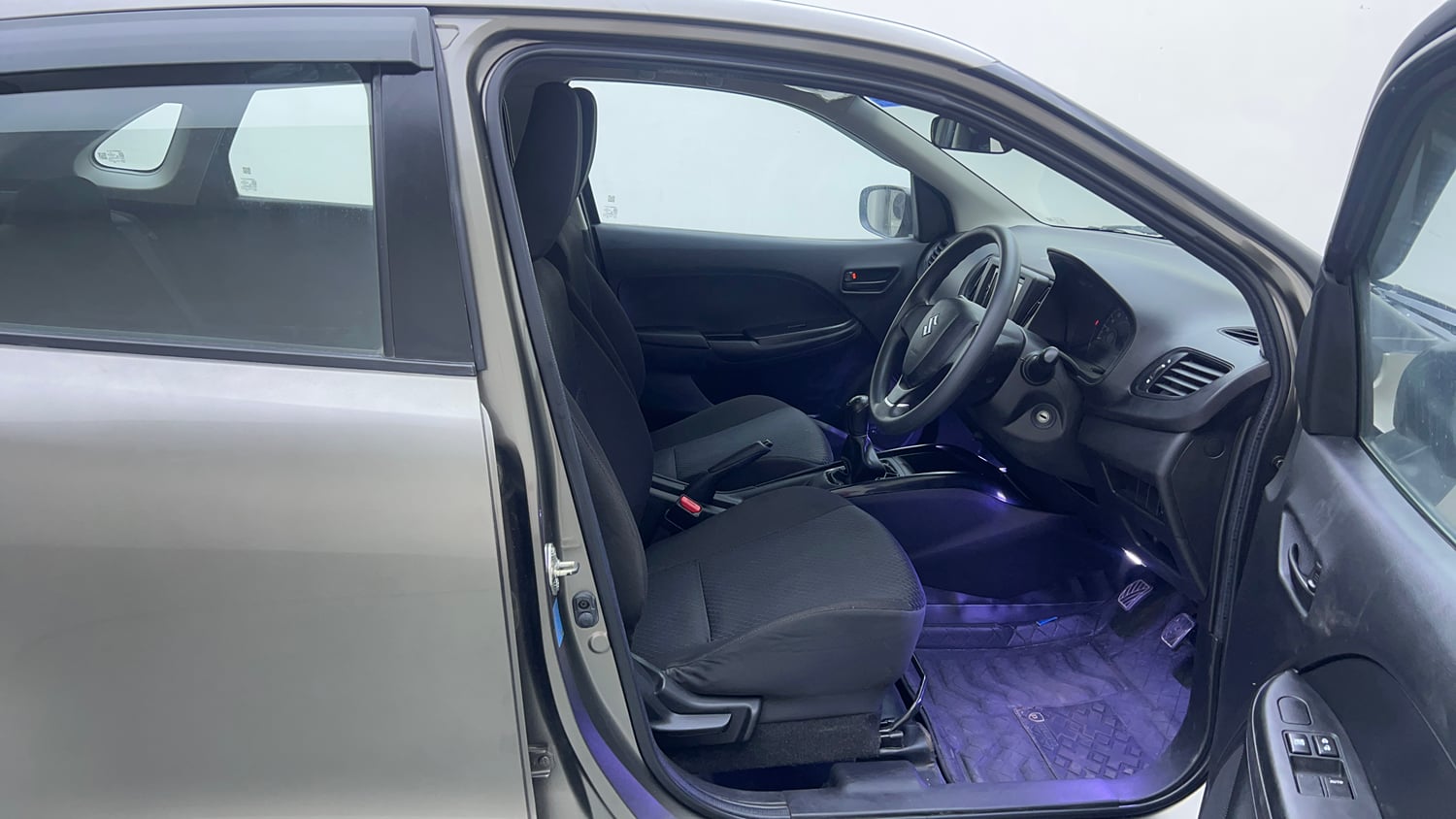 Used 2021 Maruti Suzuki Baleno Sigma Petrol Manual interior RIGHT SIDE FRONT DOOR CABIN VIEW