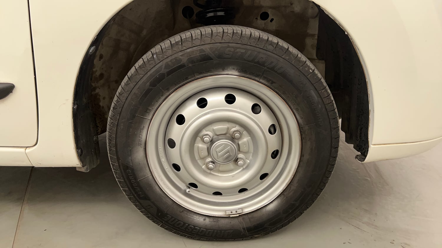 Used 2012 Maruti Suzuki Wagon R LXi Petrol Manual tyres RIGHT FRONT TYRE RIM VIEW