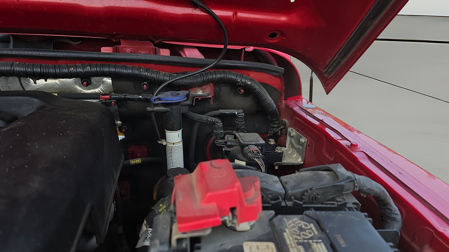 Used 2023 Mahindra Thar LX Hard Top Diesel MT 4WD Diesel Manual engine ENGINE LEFT SIDE HINGE & APRON VIEW