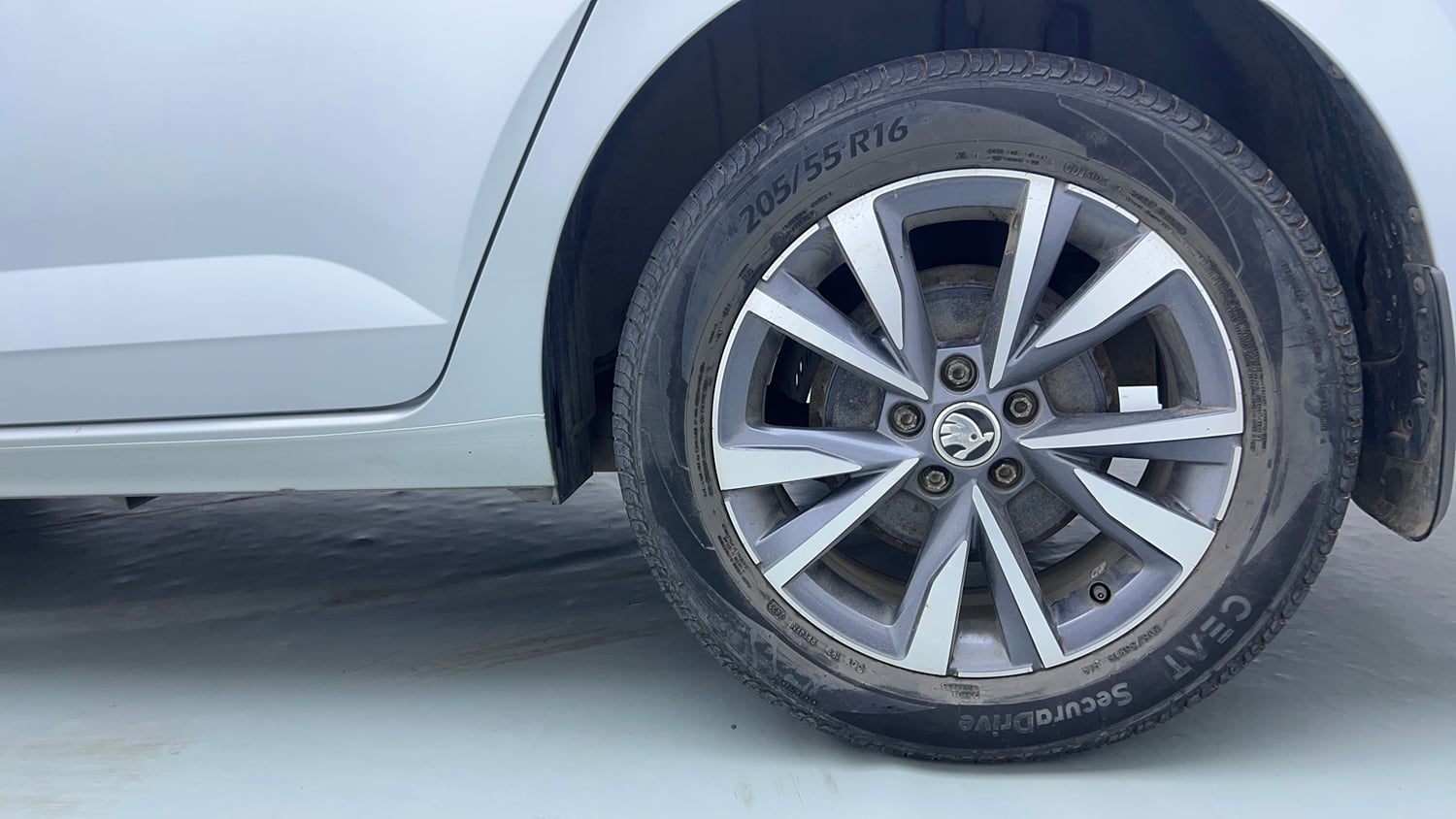 Used 2022 Skoda Slavia Style 1.0L TSI AT Petrol Automatic tyres LEFT REAR TYRE RIM VIEW