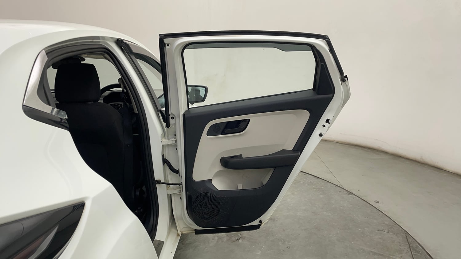 Used 2024 Tata Altroz XM Plus (S) Petrol Manual interior RIGHT REAR DOOR OPEN VIEW
