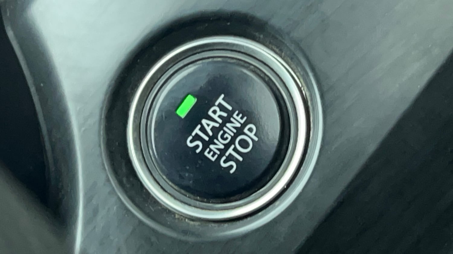 Used 2022 Tata Safari XTA Plus Diesel Automatic top_features Keyless start