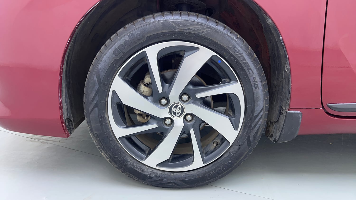 Used 2022 Toyota Glanza V Petrol Manual tyres LEFT FRONT TYRE RIM VIEW