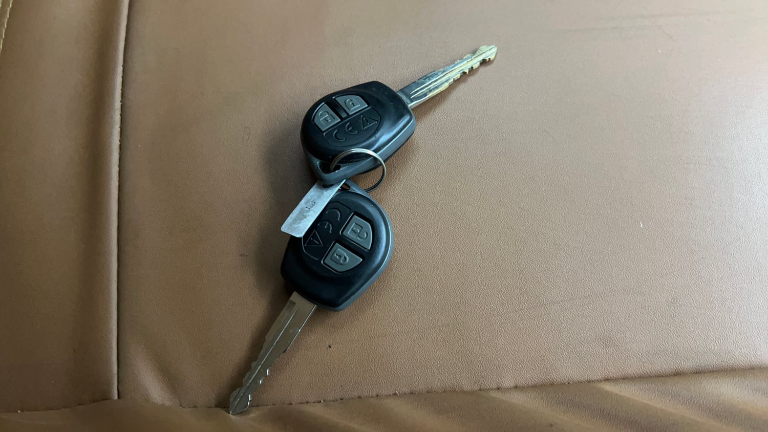 Used 2023 Maruti Suzuki Swift VXi Petrol Manual extra CAR KEY VIEW