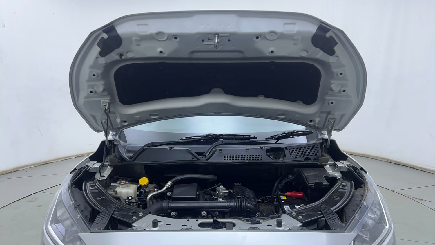 Used 2023 Nissan Magnite XL Petrol Manual engine ENGINE & BONNET OPEN FRONT VIEW