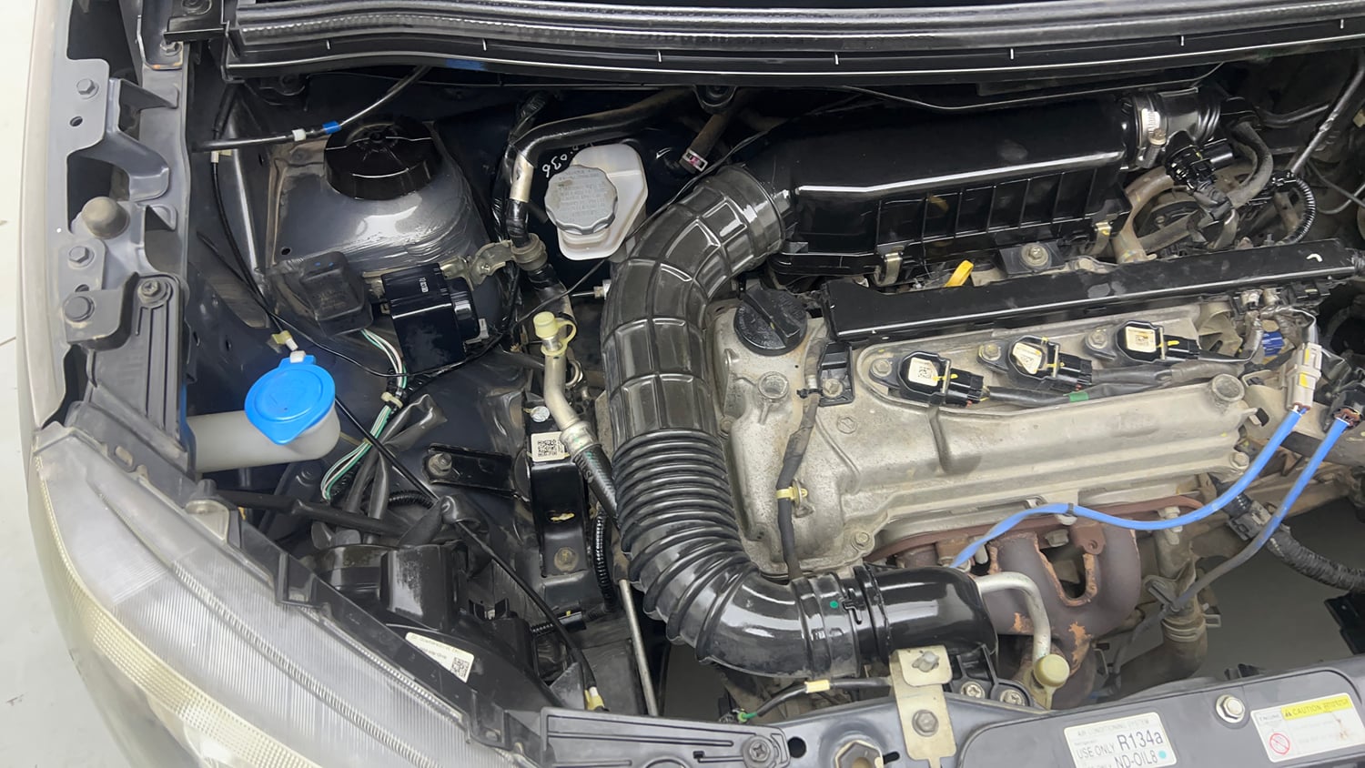 Used 2021 Maruti Suzuki Wagon R 1.0 VXi 1.0 Petrol Manual engine ENGINE RIGHT SIDE VIEW