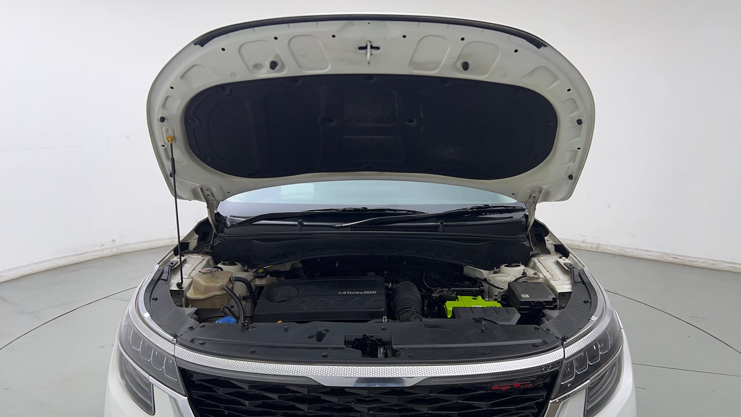 Used 2023 Kia Seltos GTX Plus 1.4 DCT Petrol Automatic engine ENGINE & BONNET OPEN FRONT VIEW