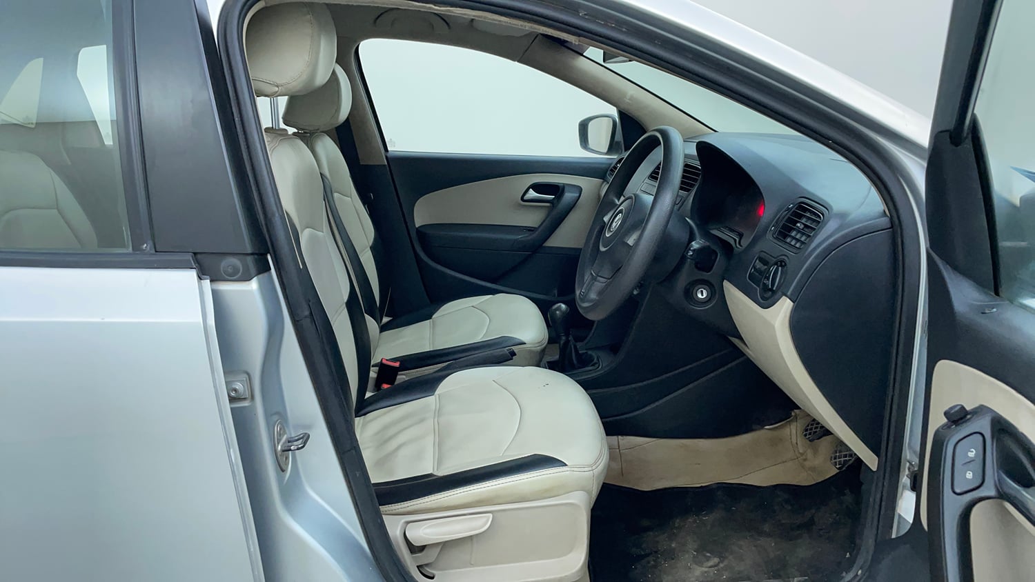Used 2013 Volkswagen Polo Comfortline 1.2L (P) Petrol Manual interior RIGHT SIDE FRONT DOOR CABIN VIEW