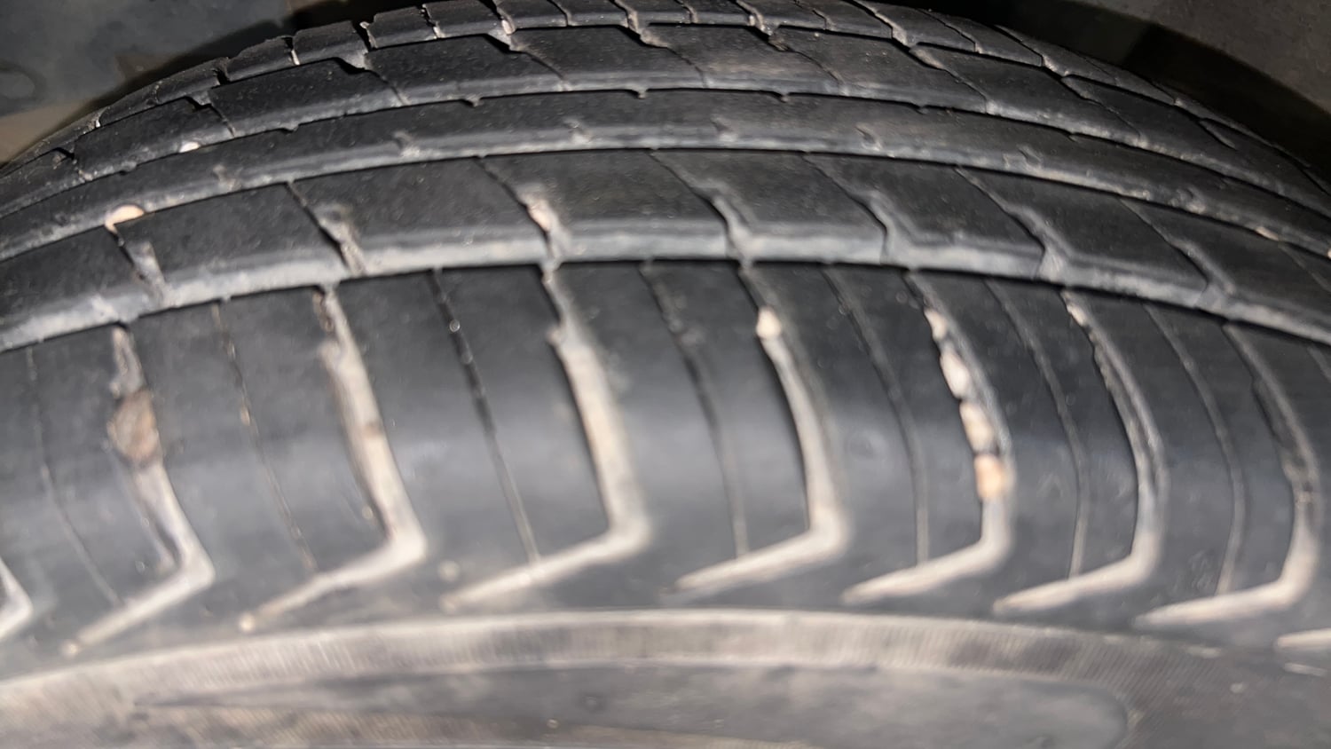 Used 2016 Renault Kwid 1.0 RXT AMT Petrol Automatic tyres LEFT FRONT TYRE TREAD VIEW