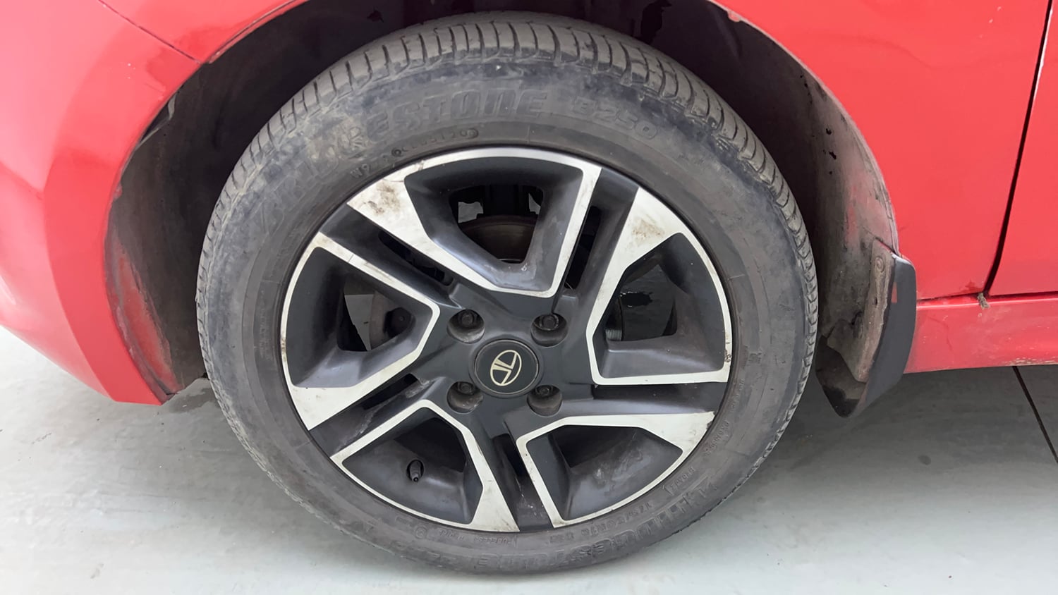 Used 2021 Tata Tiago XZ Plus Petrol Manual tyres LEFT FRONT TYRE RIM VIEW