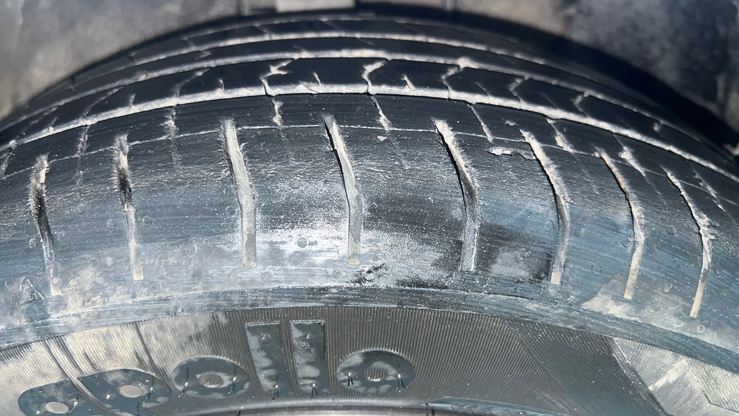 Used 2024 Hyundai Verna SX 1.5 Petrol MT Petrol Manual tyres RIGHT FRONT TYRE TREAD VIEW