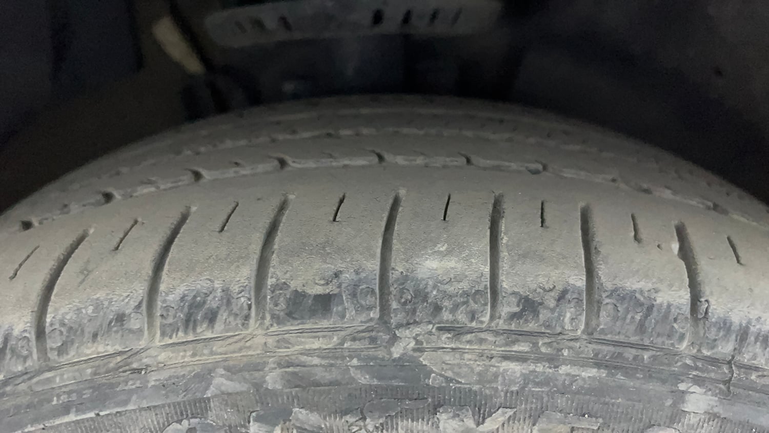 Used 2023 Volkswagen Vento Highline Plus 1.0L TSI Automatic Petrol Automatic tyres RIGHT FRONT TYRE TREAD VIEW