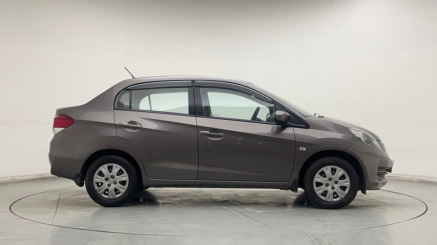 Used 2014 Honda Amaze 1.2 S i-VTEC Petrol Manual exterior RIGHT SIDE VIEW