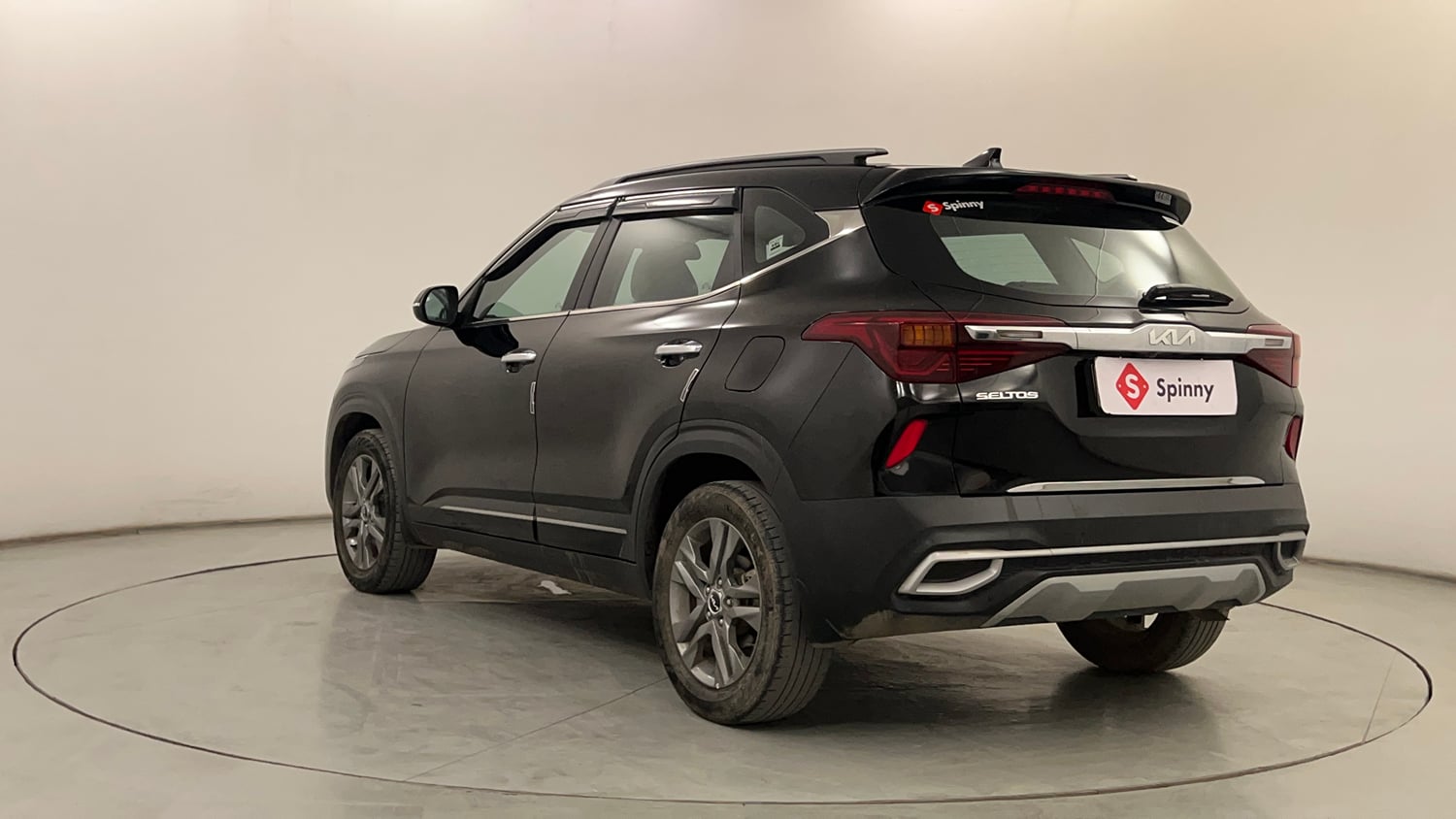 Used 2022 Kia Seltos HTX 1.5 Petrol Manual exterior LEFT REAR CORNER VIEW