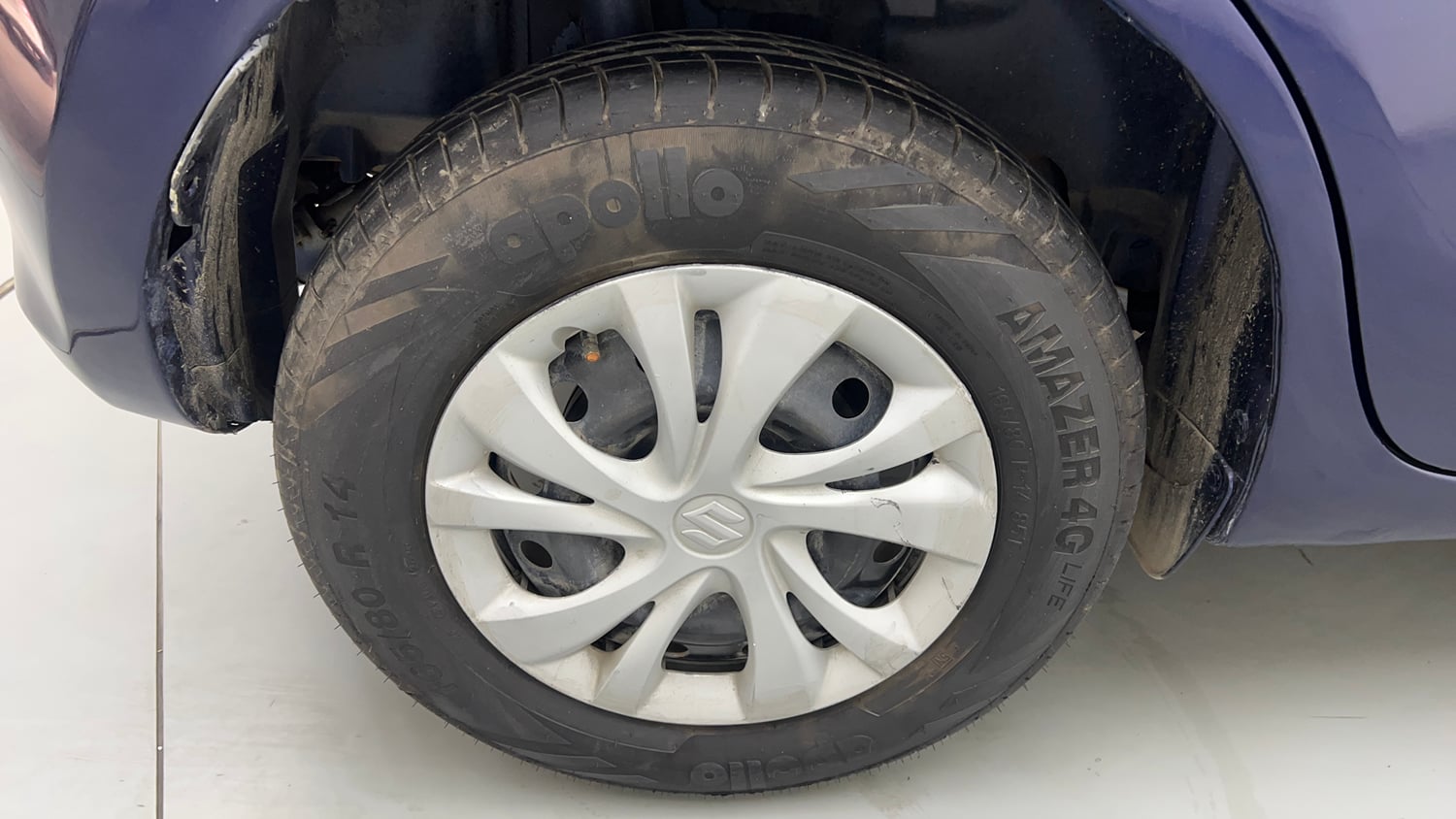 Used 2023 Maruti Suzuki Swift VXi Petrol Manual tyres RIGHT REAR TYRE RIM VIEW