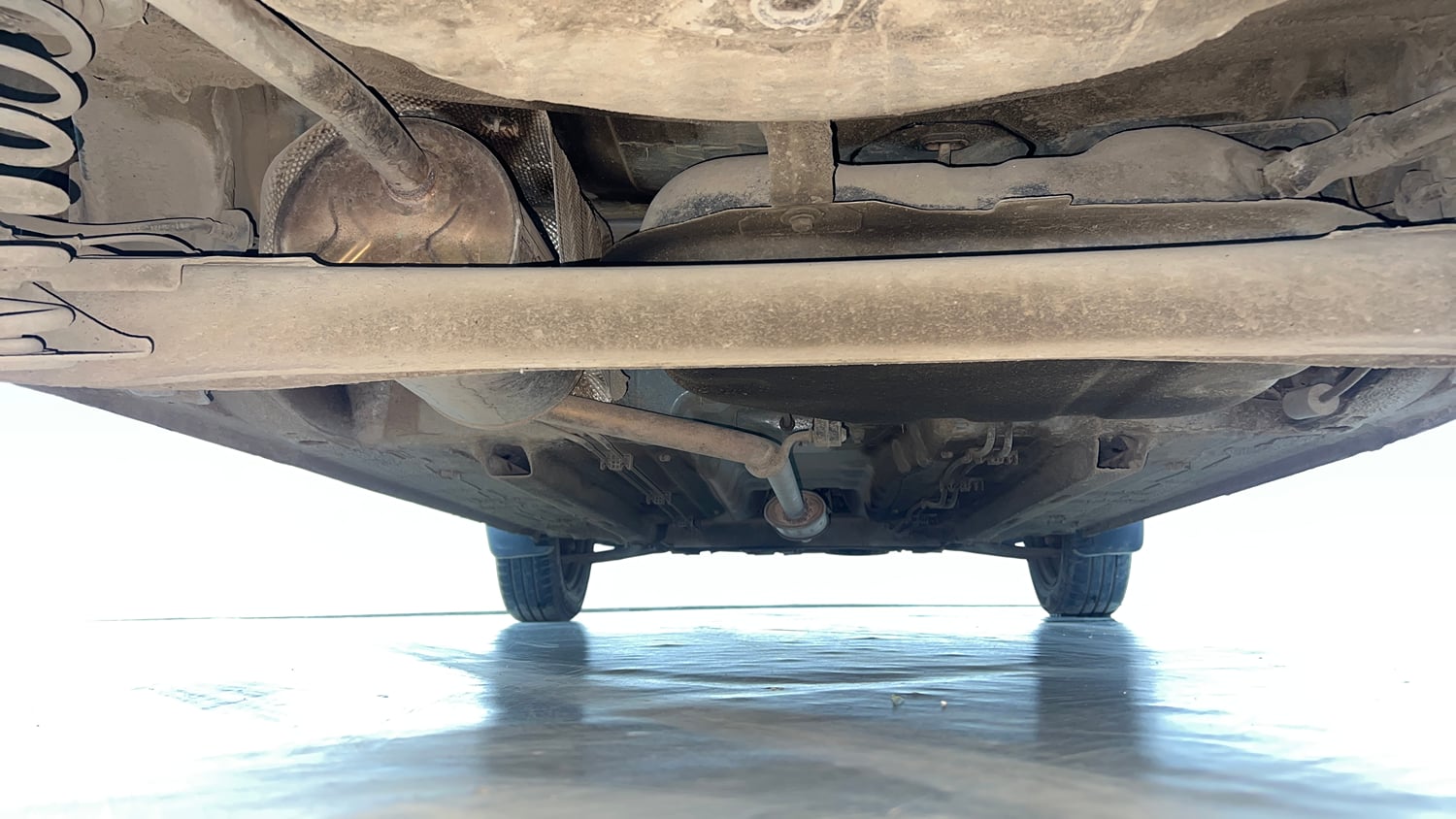 Used 2021 Renault Kwid CLIMBER 1.0 AMT Opt Petrol Automatic extra REAR UNDERBODY VIEW (TAKEN FROM REAR)
