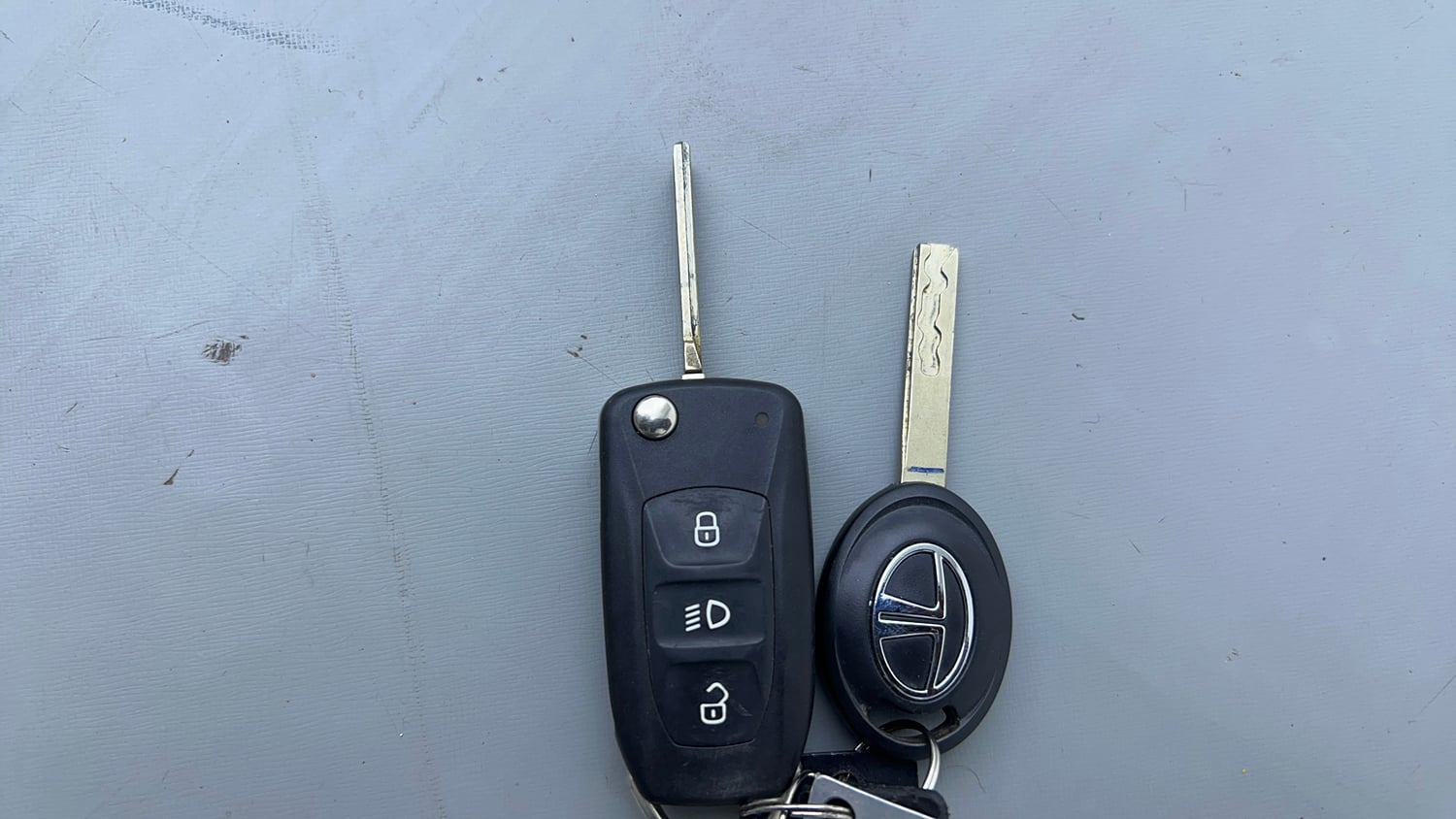 Used 2022 Tata Tiago XT CNG Cng Manual extra CAR KEY VIEW