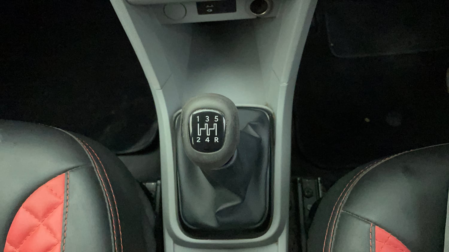 Used 2020 Tata Tiago Revotron XZ Petrol Manual interior GEAR  KNOB VIEW