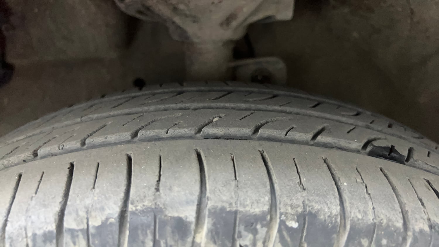 Used 2017 Maruti Suzuki Celerio ZXI (O) AMT Petrol Automatic tyres LEFT FRONT TYRE TREAD VIEW