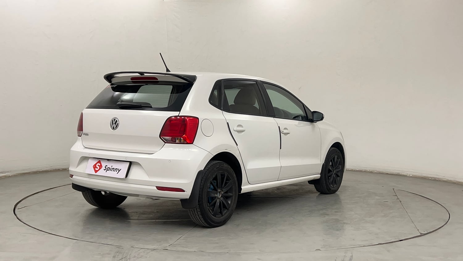 Used 2016 Volkswagen Polo Highline1.2L (P) Petrol Manual exterior RIGHT REAR CORNER VIEW