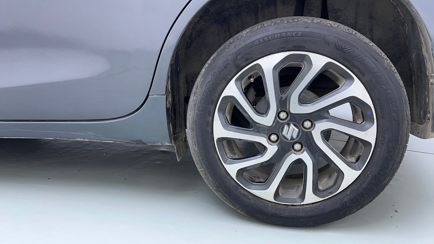 Used 2022 Maruti Suzuki Baleno Alpha AGS Petrol Automatic tyres LEFT REAR TYRE RIM VIEW