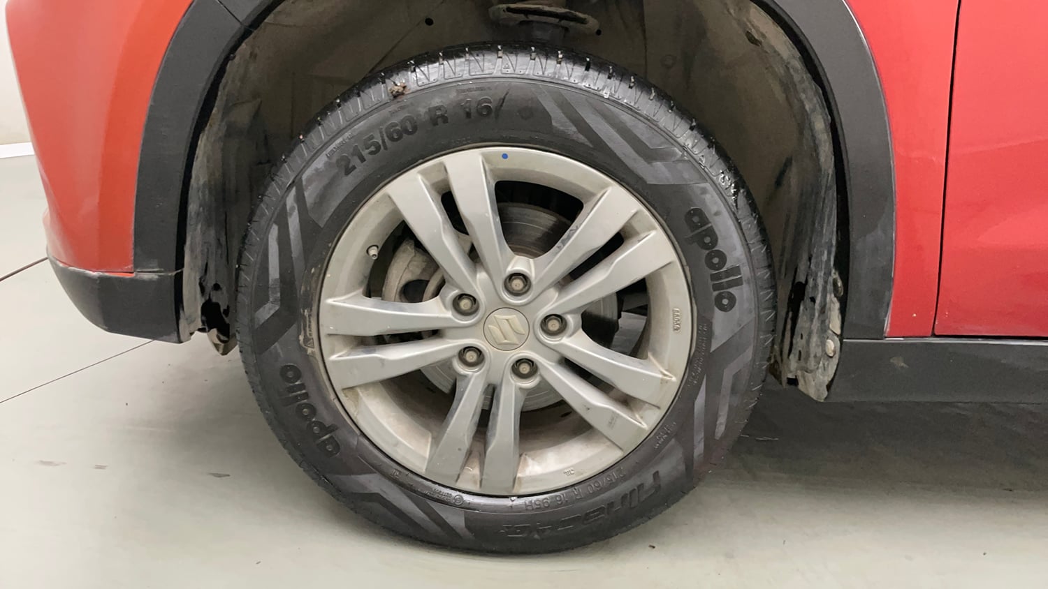 Used 2017 Maruti Suzuki Vitara Brezza ZDi+ Dual Tone Diesel Manual tyres LEFT FRONT TYRE RIM VIEW