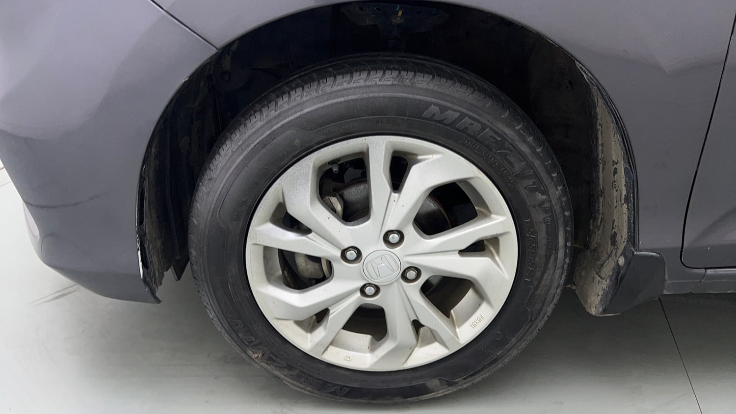 Used 2018 Honda Amaze 1.2 V MT Petrol Petrol Manual tyres LEFT FRONT TYRE RIM VIEW