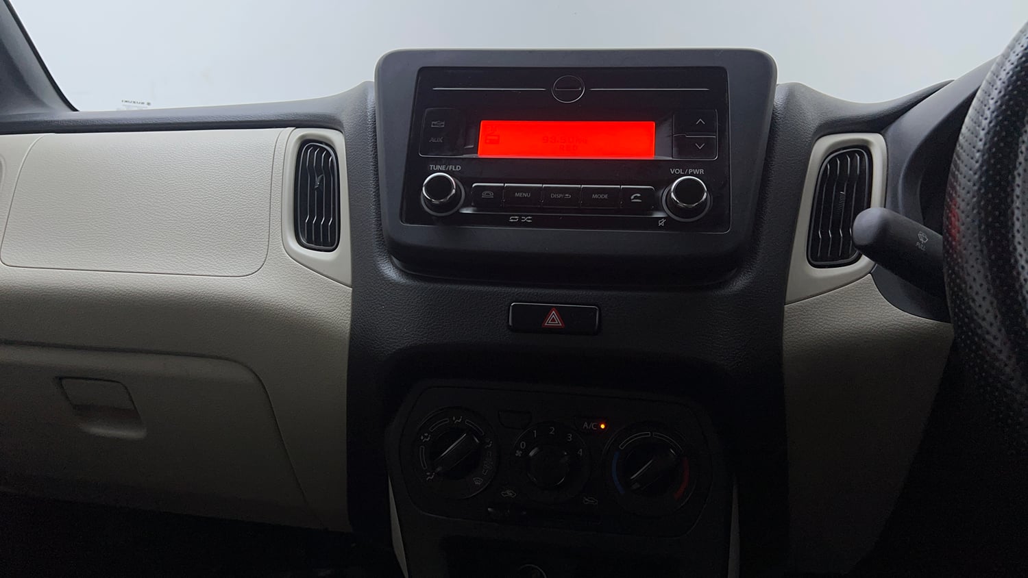 Used 2019 Maruti Suzuki Wagon R 1.0 VXi 1.0 Petrol Manual top_features Integrated (in-dash) music system