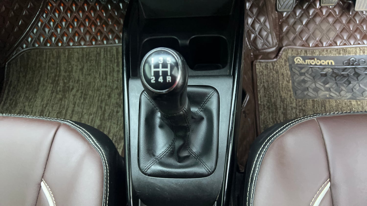 Used 2022 Toyota Glanza V Petrol Manual interior GEAR  KNOB VIEW