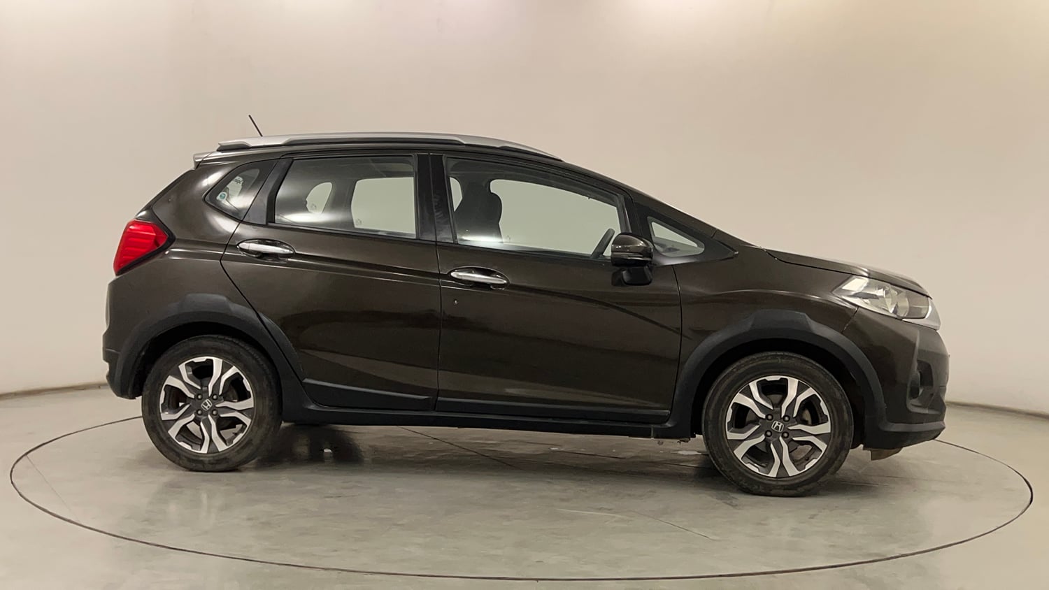 Used 2017 Honda WR-V VX MT Petrol Petrol Manual exterior RIGHT SIDE VIEW