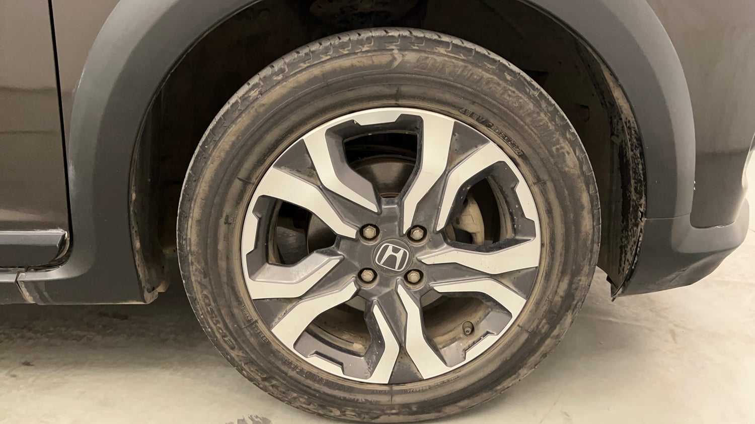 Used 2017 Honda WR-V VX MT Petrol Petrol Manual tyres RIGHT FRONT TYRE RIM VIEW