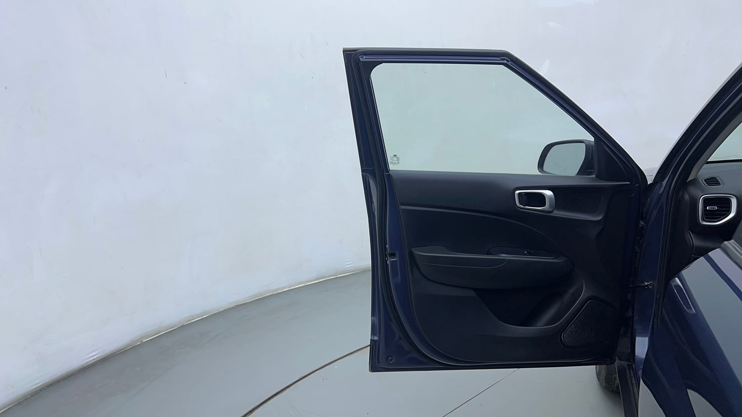 Used 2021 Hyundai Venue SX Plus 1.0 Turbo DCT Petrol Automatic interior LEFT FRONT DOOR OPEN VIEW