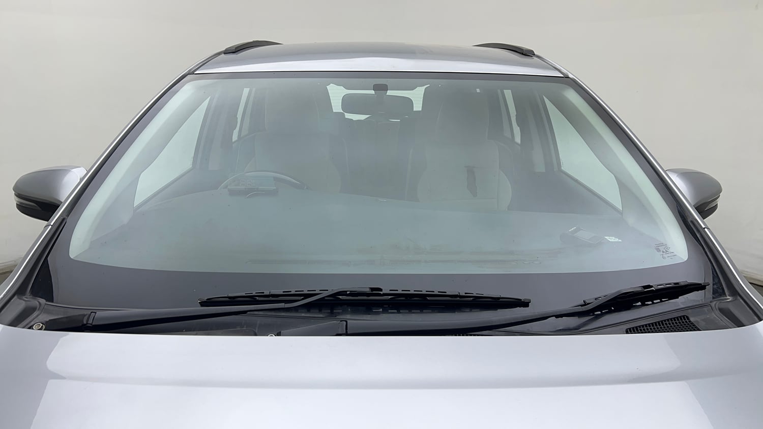 Used 2022 Toyota Innova Crysta VX 2.7 7 STR Petrol Manual exterior FRONT WINDSHIELD VIEW