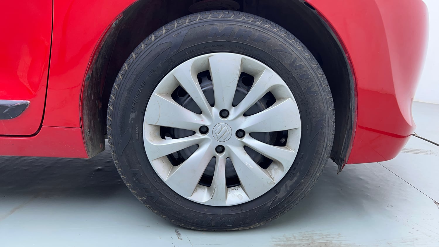 Used 2018 Maruti Suzuki Baleno Delta 1.2 AT Petrol Automatic tyres RIGHT FRONT TYRE RIM VIEW