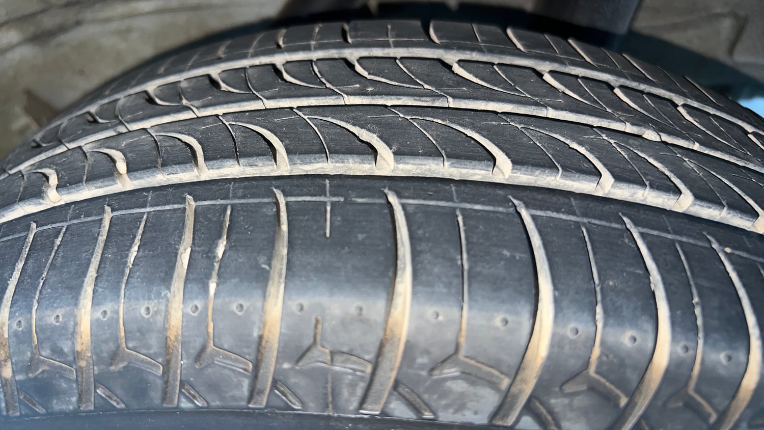 Used 2020 Honda Amaze 1.2 S MT Petrol Petrol Manual tyres LEFT REAR TYRE TREAD VIEW
