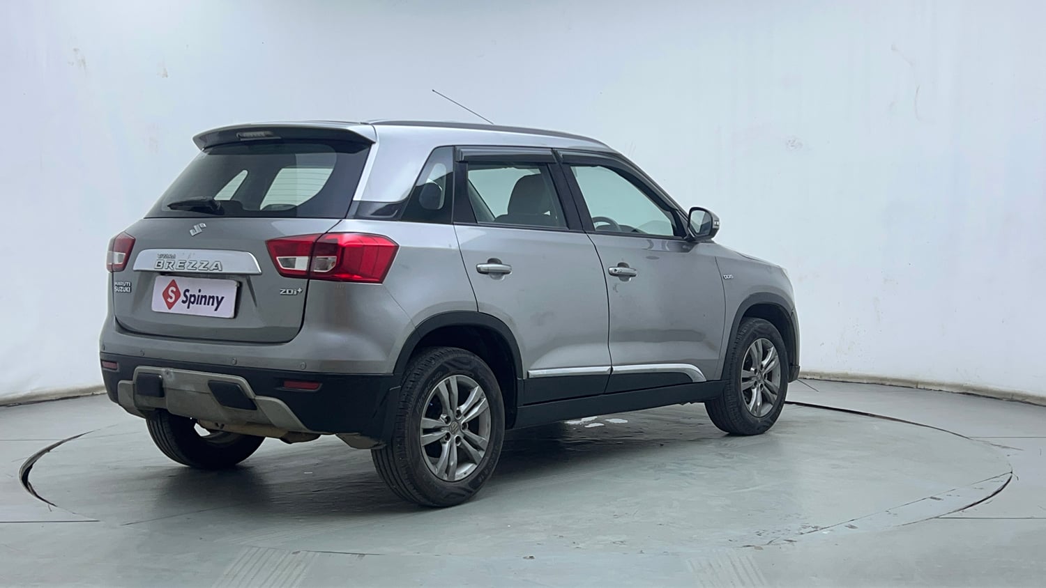 Used 2017 Maruti Suzuki Vitara Brezza [2016-2020] ZDi Plus Diesel Manual exterior RIGHT REAR CORNER VIEW
