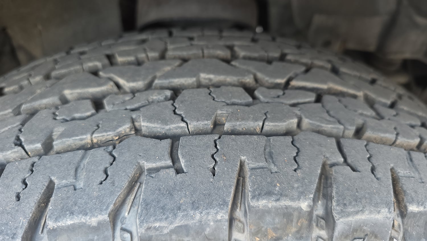 Used 2023 Mahindra Thar LX Hard Top Diesel MT 4WD Diesel Manual tyres RIGHT FRONT TYRE TREAD VIEW