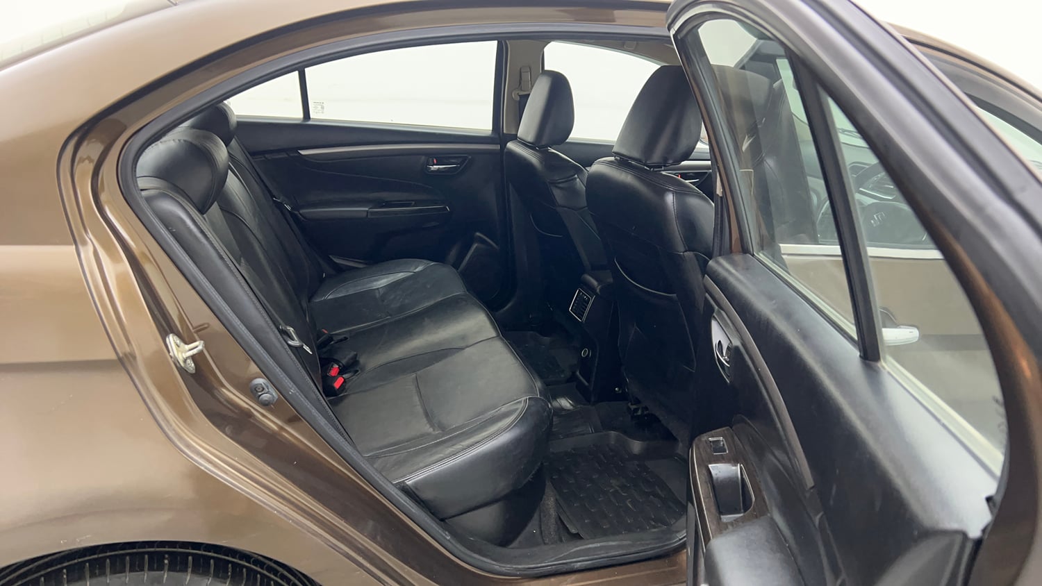 Used 2018 Maruti Suzuki Ciaz S 1.4 MT Petrol Manual interior RIGHT SIDE REAR DOOR CABIN VIEW