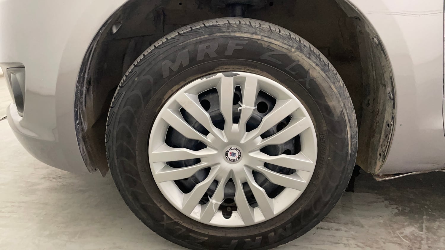Used 2012 Maruti Suzuki Swift VXi Petrol Manual tyres LEFT FRONT TYRE RIM VIEW