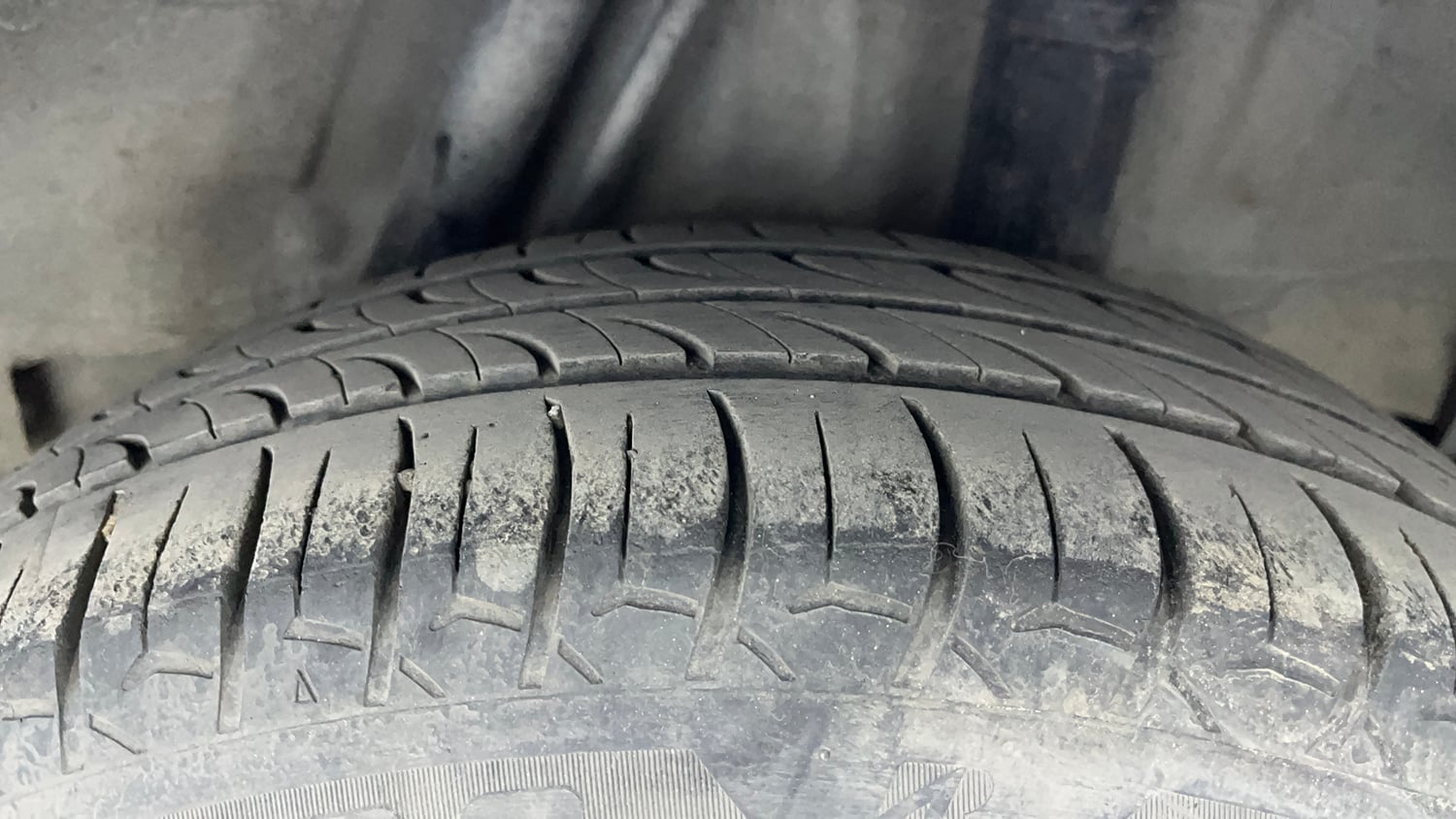 Used 2015 Honda City VX CVT Petrol Automatic tyres LEFT REAR TYRE TREAD VIEW