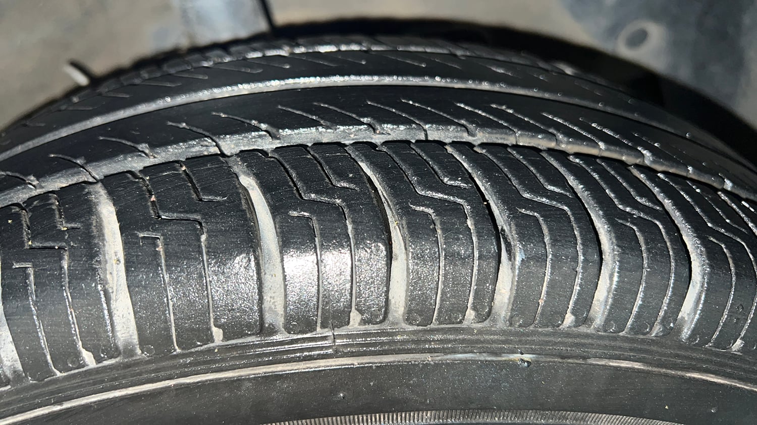 Used 2021 Hyundai Grand i10 Nios Sportz 1.2 Kappa VTVT Petrol Manual tyres RIGHT FRONT TYRE TREAD VIEW