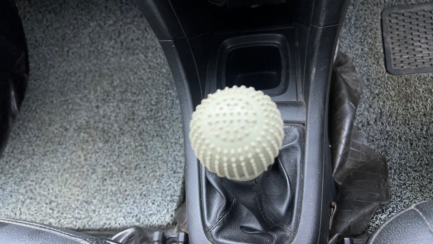 Used 2015 Maruti Suzuki Swift VXi Petrol Manual interior GEAR  KNOB VIEW